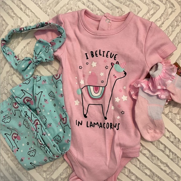 NWT ‘I Believe in Lamacorns’ Lily & Jack Set 3-6 months - Picture 2 of 8